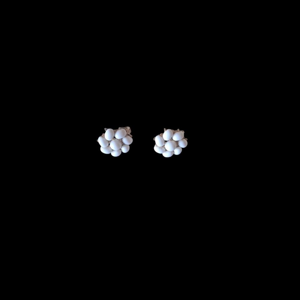 Elegant Vintage White Cluster Earrings - Trifari
